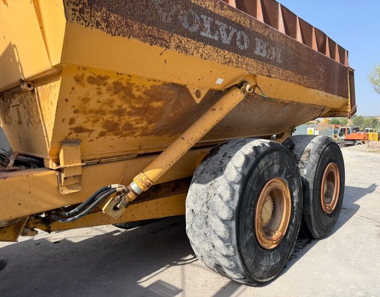 VOLVO A35